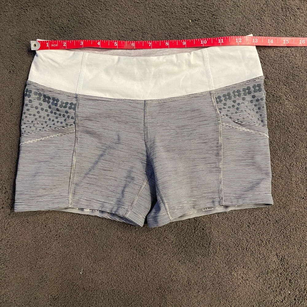 Lululemon Heather Gray Stretchy Shorts w/ Pockets 6
